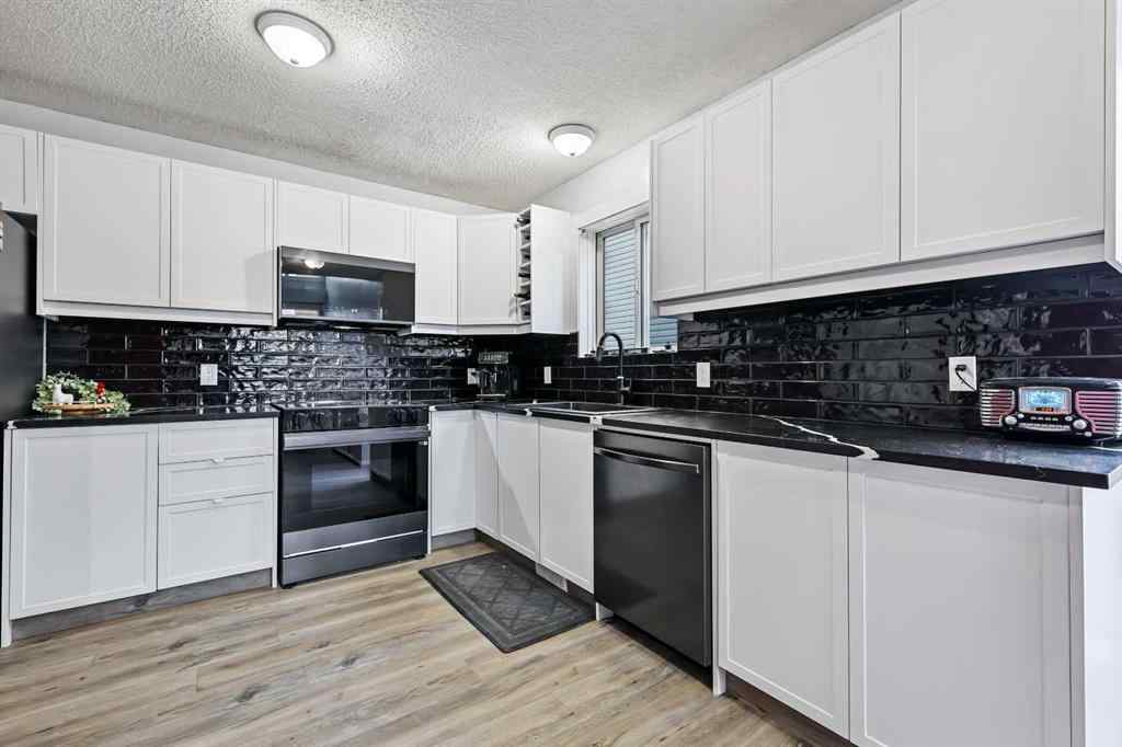 MLS® A2267271 - 30 River Rock Way SE in Riverbend Calgary, Residential