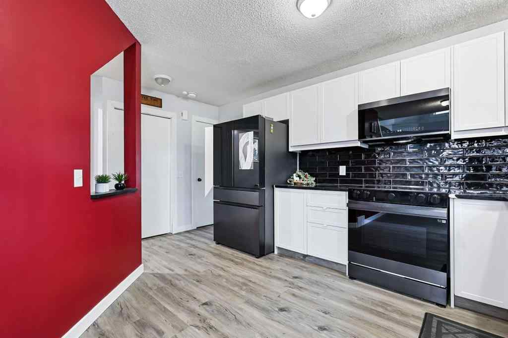MLS® A2267271 - 30 River Rock Way SE in Riverbend Calgary, Residential