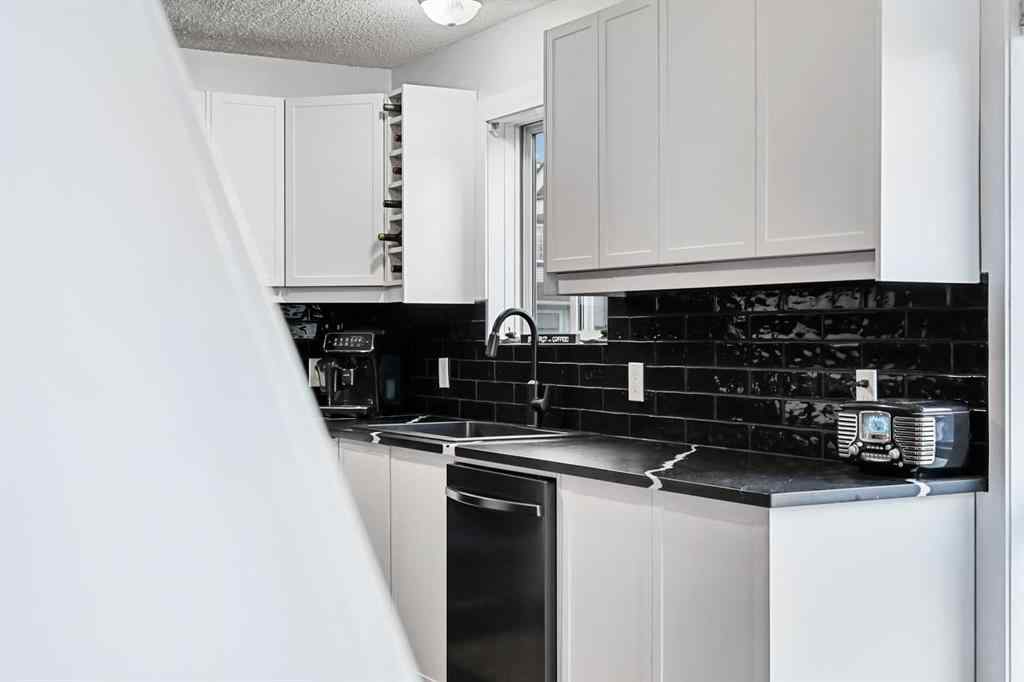 MLS® A2267271 - 30 River Rock Way SE in Riverbend Calgary, Residential