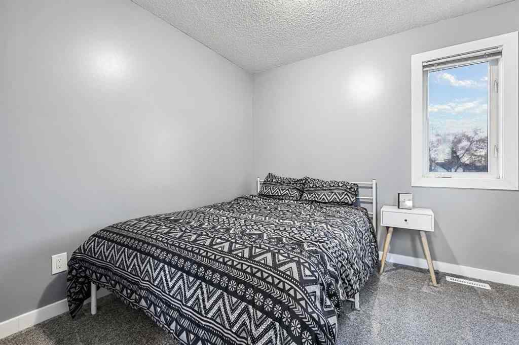 MLS® A2267271 - 30 River Rock Way SE in Riverbend Calgary, Residential