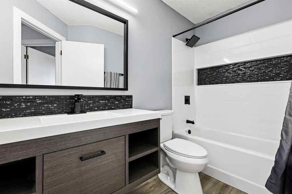 MLS® A2267271 - 30 River Rock Way SE in Riverbend Calgary, Residential