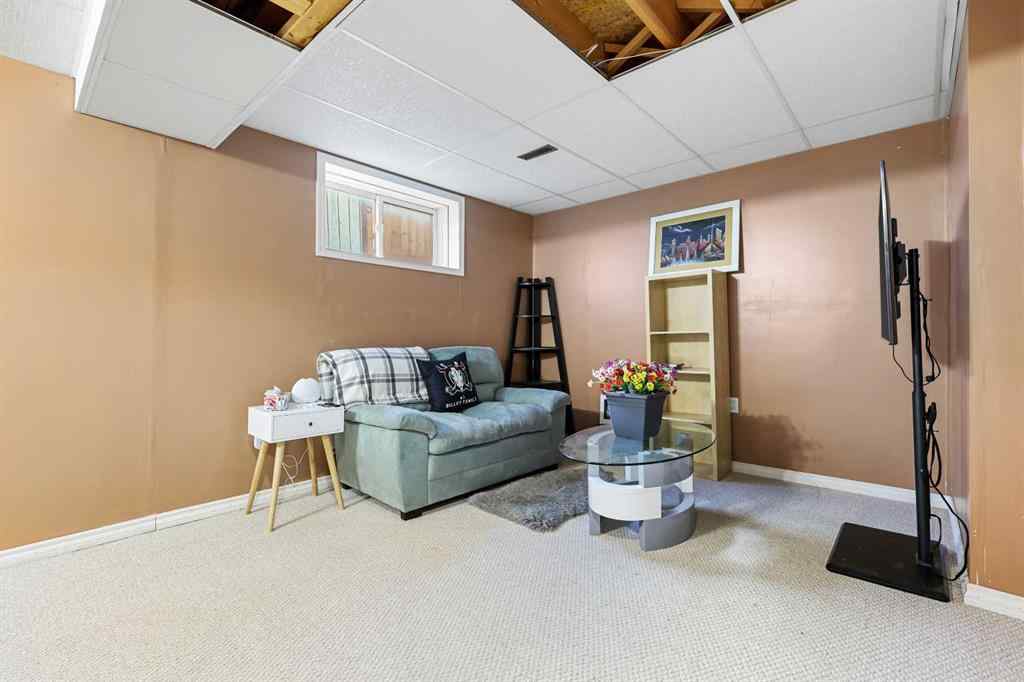 MLS® A2267271 - 30 River Rock Way SE in Riverbend Calgary, Residential