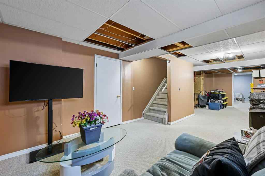 MLS® A2267271 - 30 River Rock Way SE in Riverbend Calgary, Residential