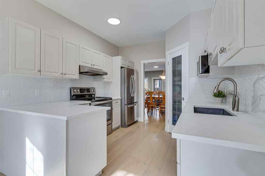 MLS® A2267273 - 84 Shannon Estates Terrace SW in Shawnessy Calgary, Residential