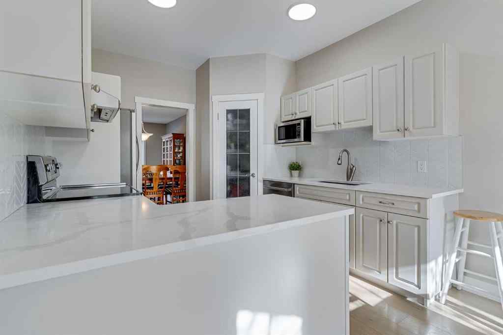 MLS® A2267273 - 84 Shannon Estates Terrace SW in Shawnessy Calgary, Residential