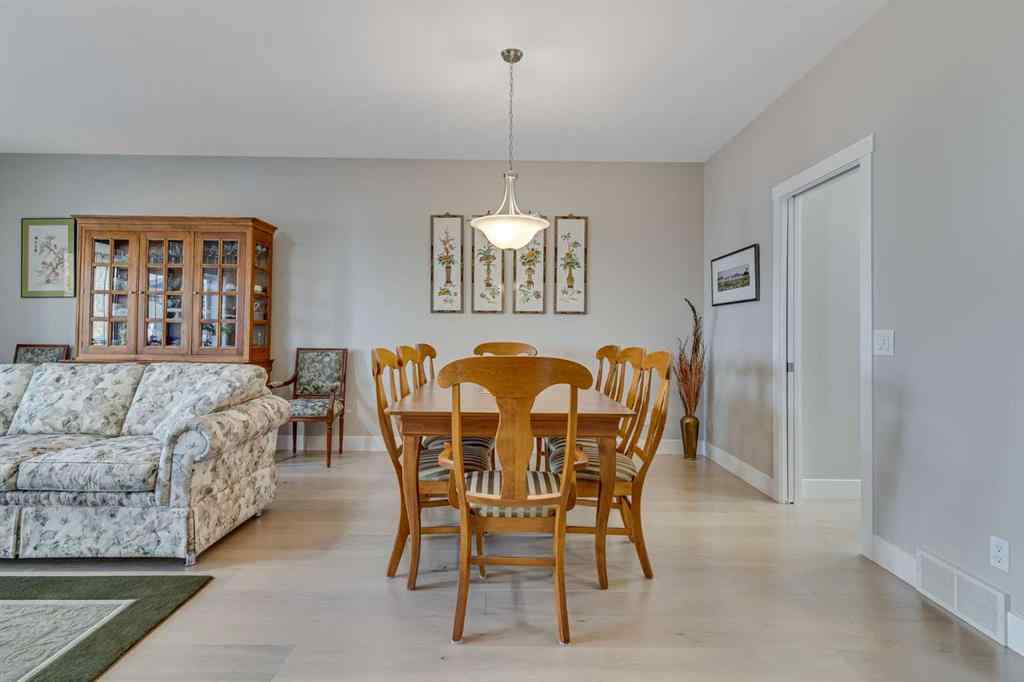 MLS® A2267273 - 84 Shannon Estates Terrace SW in Shawnessy Calgary, Residential