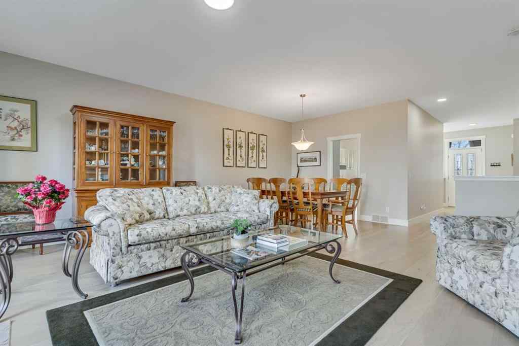 MLS® A2267273 - 84 Shannon Estates Terrace SW in Shawnessy Calgary, Residential