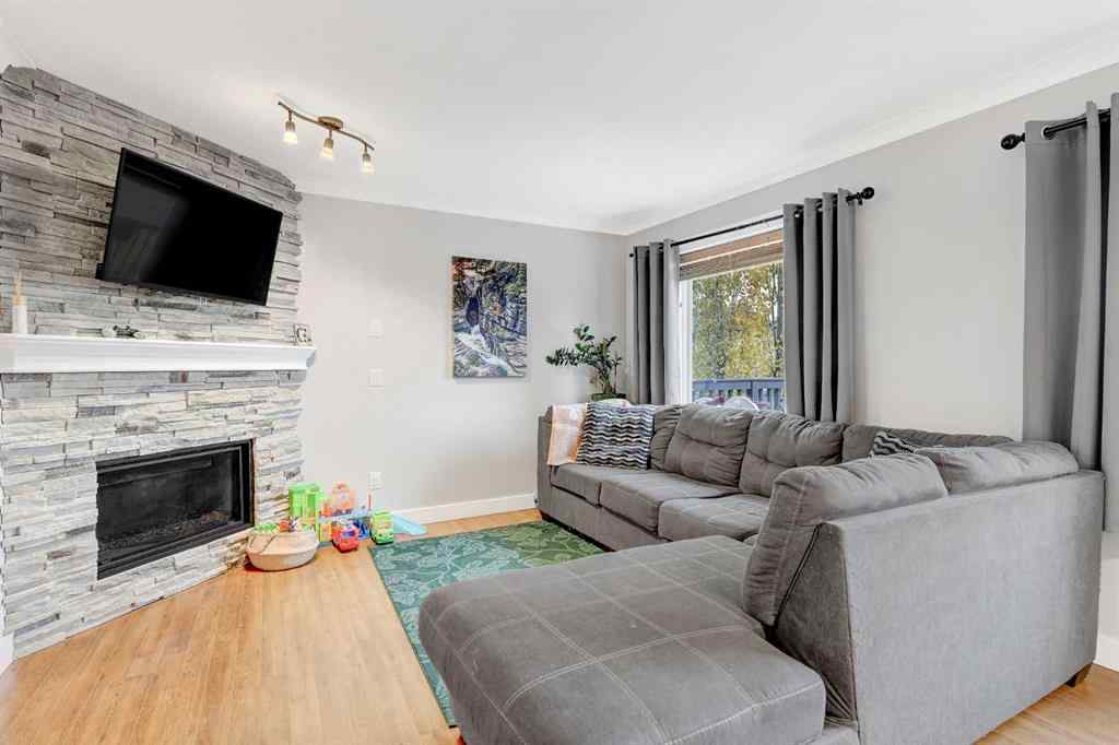 MLS® A2267278 - 9318 129 Avenue  in Crystal Lake Estates Grande Prairie, Residential