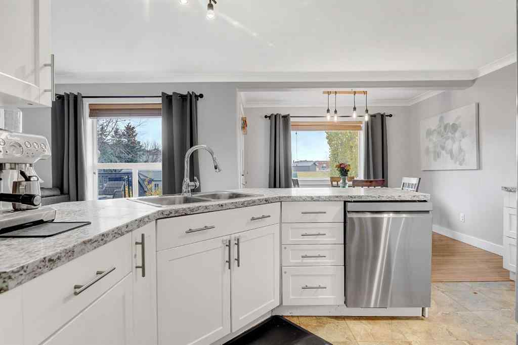 MLS® A2267278 - 9318 129 Avenue  in Crystal Lake Estates Grande Prairie, Residential