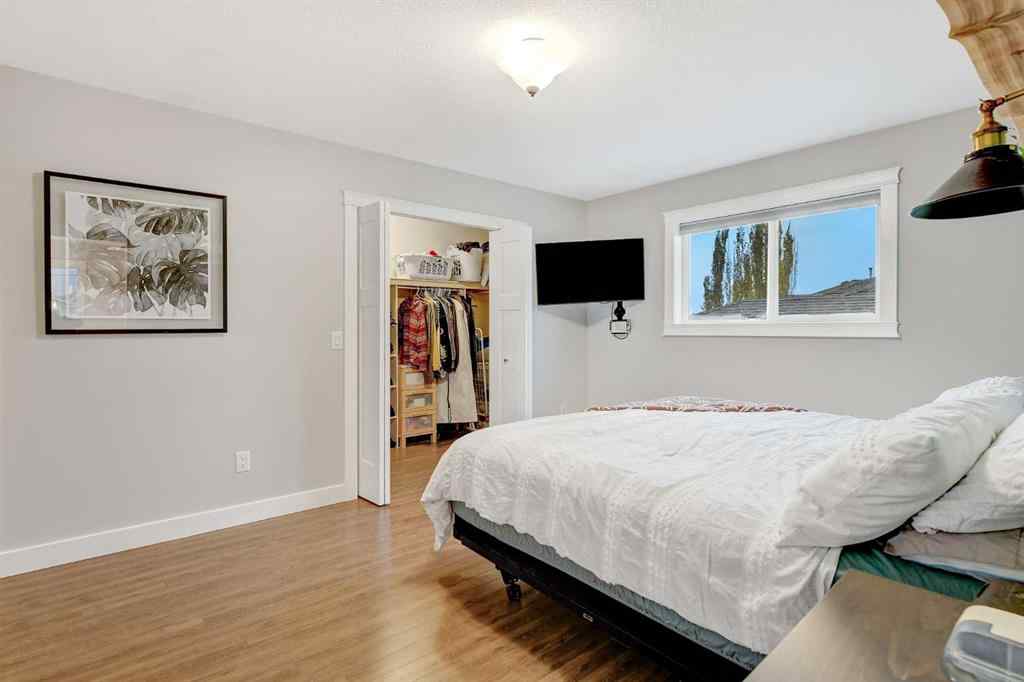 MLS® A2267278 - 9318 129 Avenue  in Crystal Lake Estates Grande Prairie, Residential