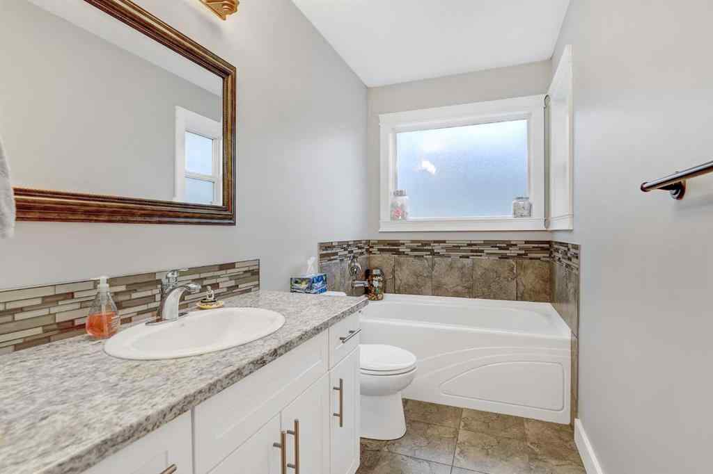 MLS® A2267278 - 9318 129 Avenue  in Crystal Lake Estates Grande Prairie, Residential