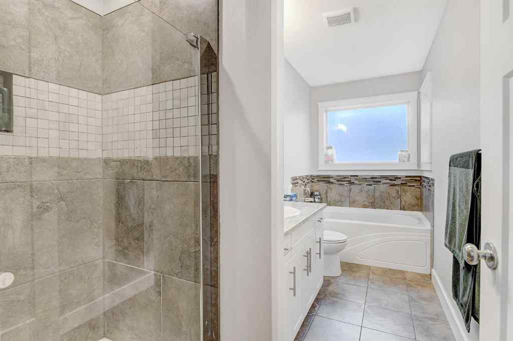 MLS® A2267278 - 9318 129 Avenue  in Crystal Lake Estates Grande Prairie, Residential