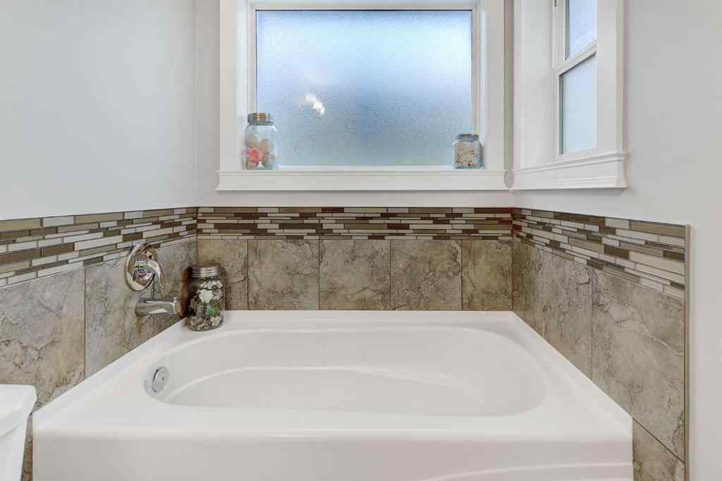 MLS® A2267278 - 9318 129 Avenue  in Crystal Lake Estates Grande Prairie, Residential