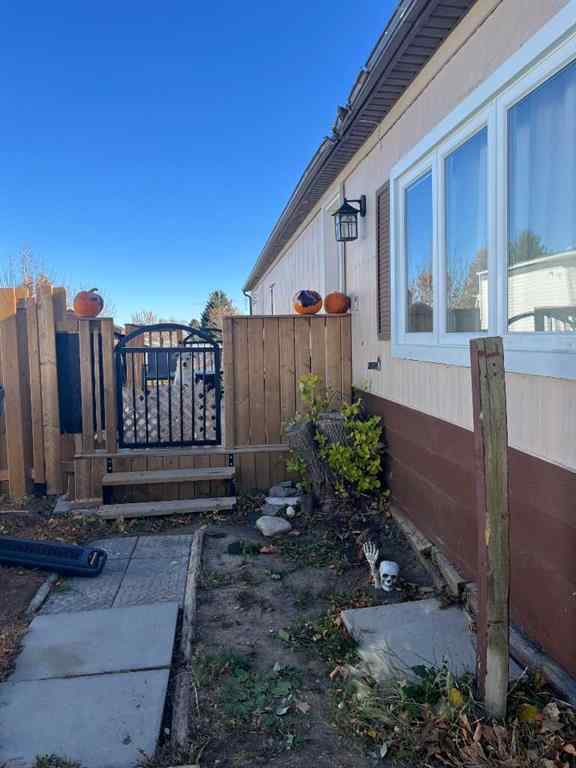 MLS&reg; # A2267279 - 243 Fleet Street SW in NONE Medicine Hat, Residential Open Houses