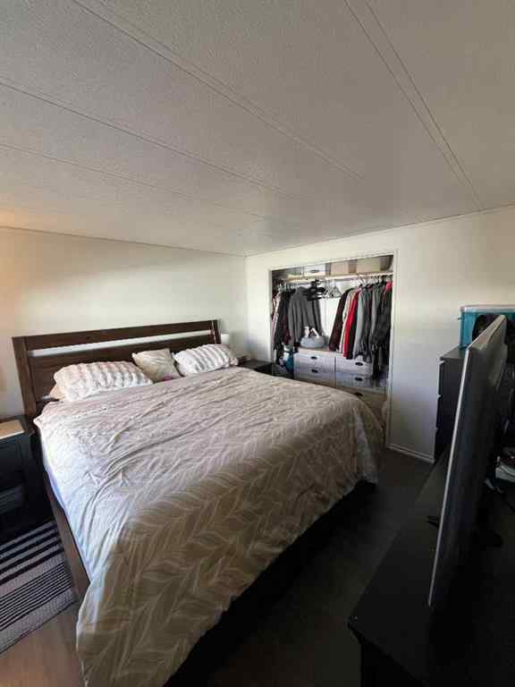 MLS&reg; # A2267279 - 243 Fleet Street SW in NONE Medicine Hat, Residential Open Houses