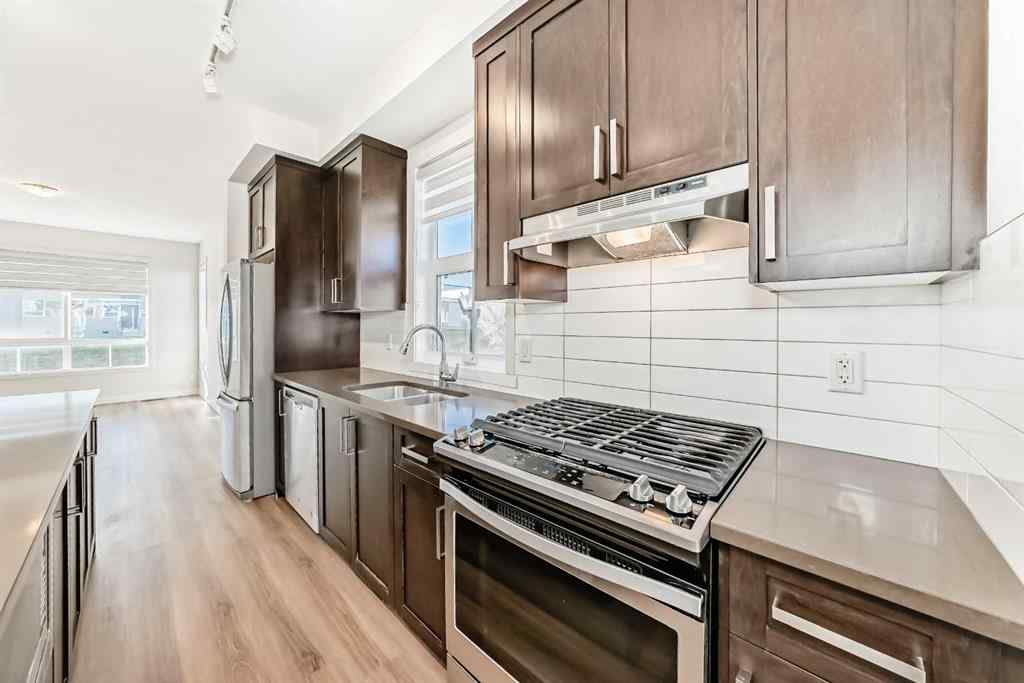 MLS® A2267285 - 986 Sherwood Boulevard NW in Sherwood Calgary, Residential