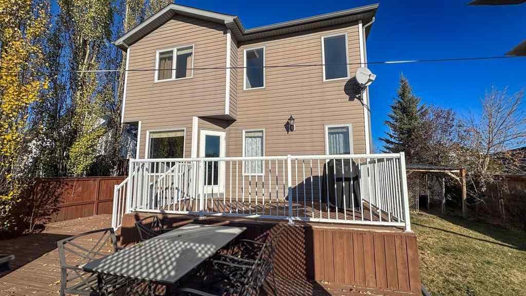 MLS® A2267286 - 211 11 Avenue NE in NONE Sundre, Residential