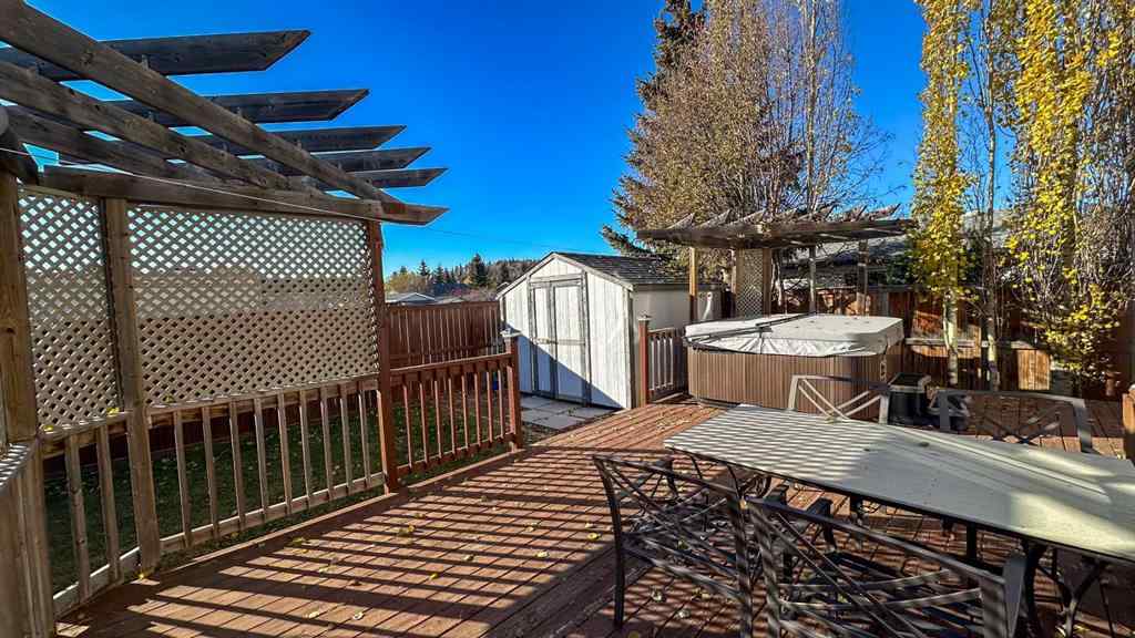MLS® A2267286 - 211 11 Avenue NE in NONE Sundre, Residential