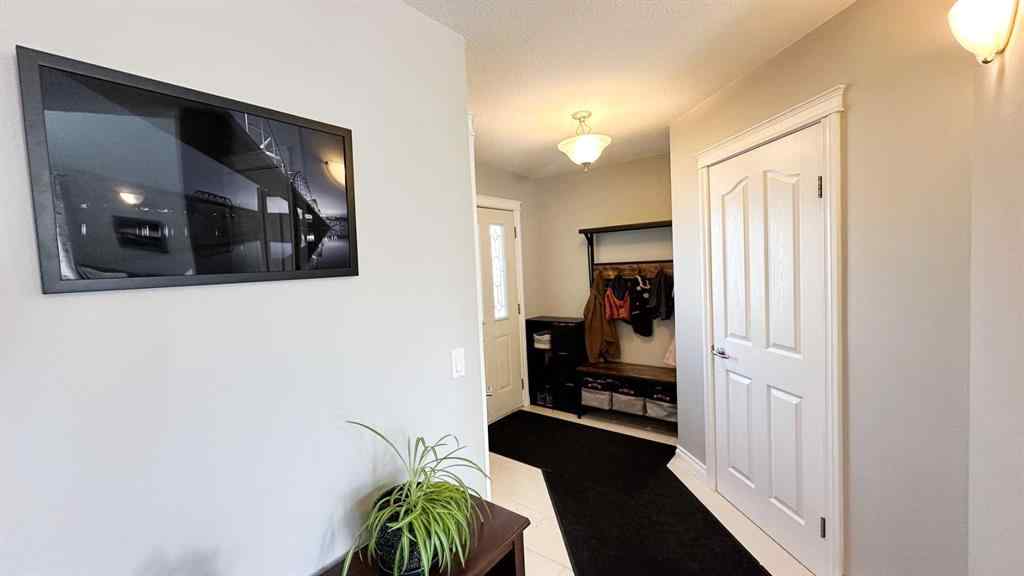 MLS® A2267286 - 211 11 Avenue NE in NONE Sundre, Residential