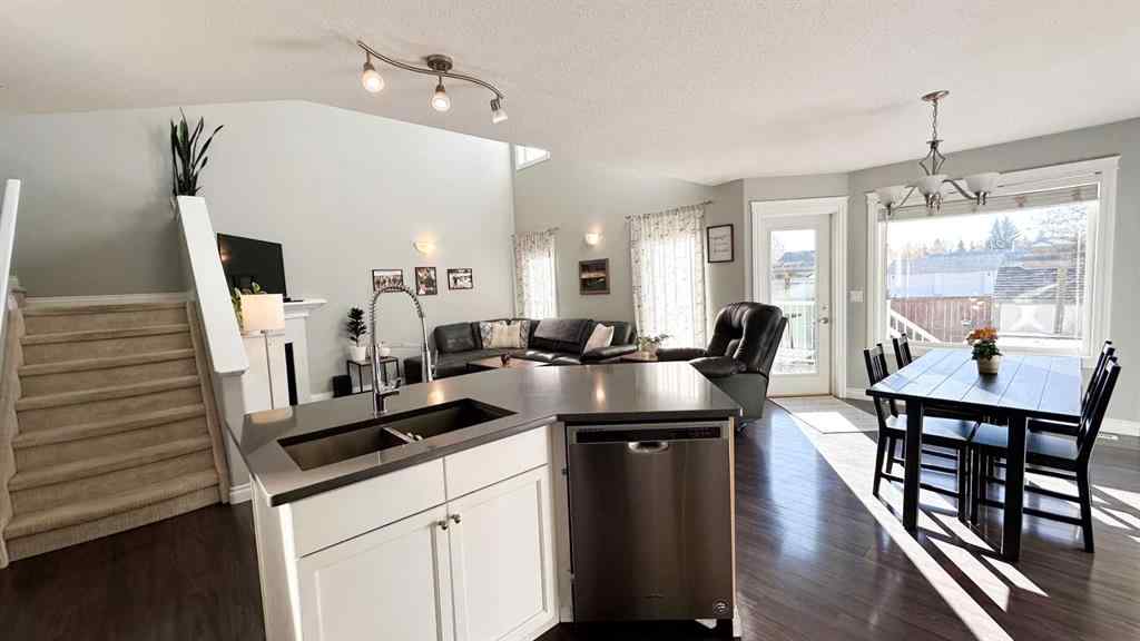 MLS® A2267286 - 211 11 Avenue NE in NONE Sundre, Residential