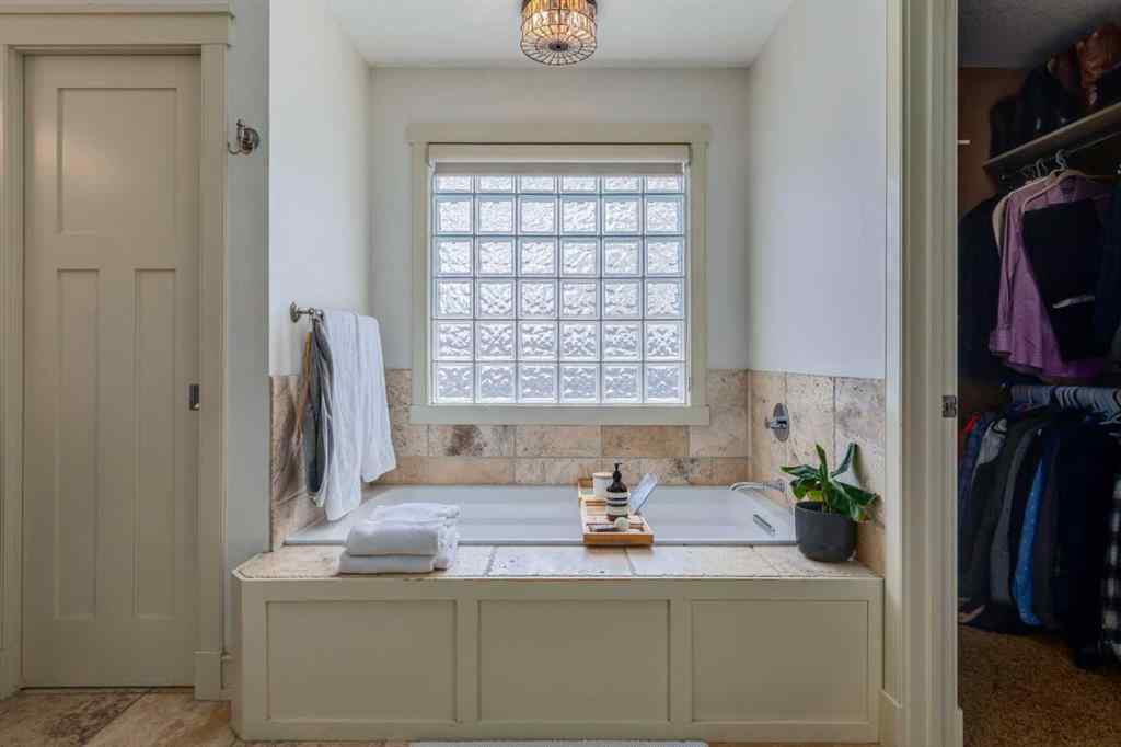 MLS® A2267290 - 2005 32 Avenue SW in South Calgary Calgary, Residential