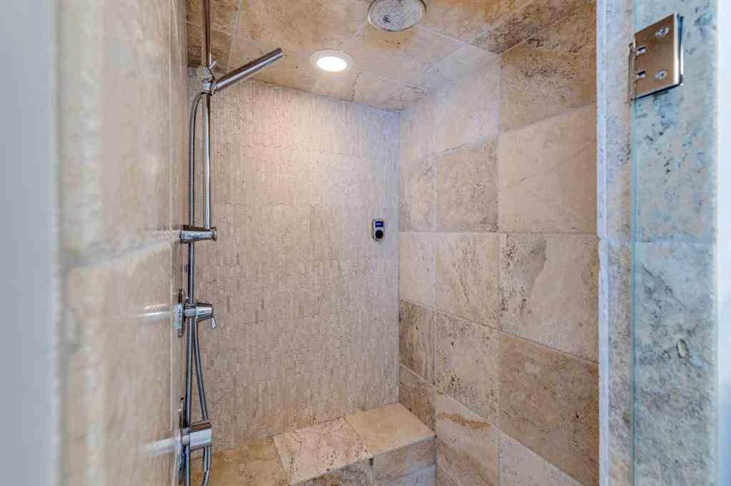 MLS® A2267290 - 2005 32 Avenue SW in South Calgary Calgary, Residential