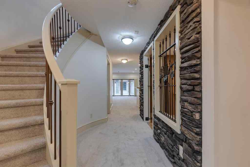 MLS® A2267290 - 2005 32 Avenue SW in South Calgary Calgary, Residential