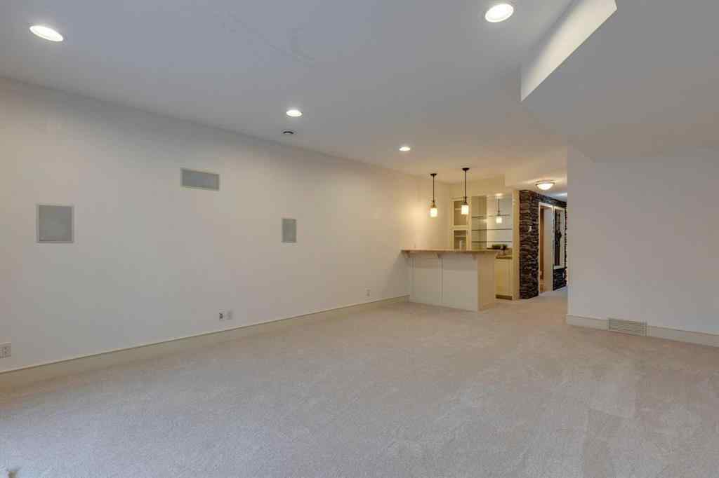 MLS® A2267290 - 2005 32 Avenue SW in South Calgary Calgary, Residential