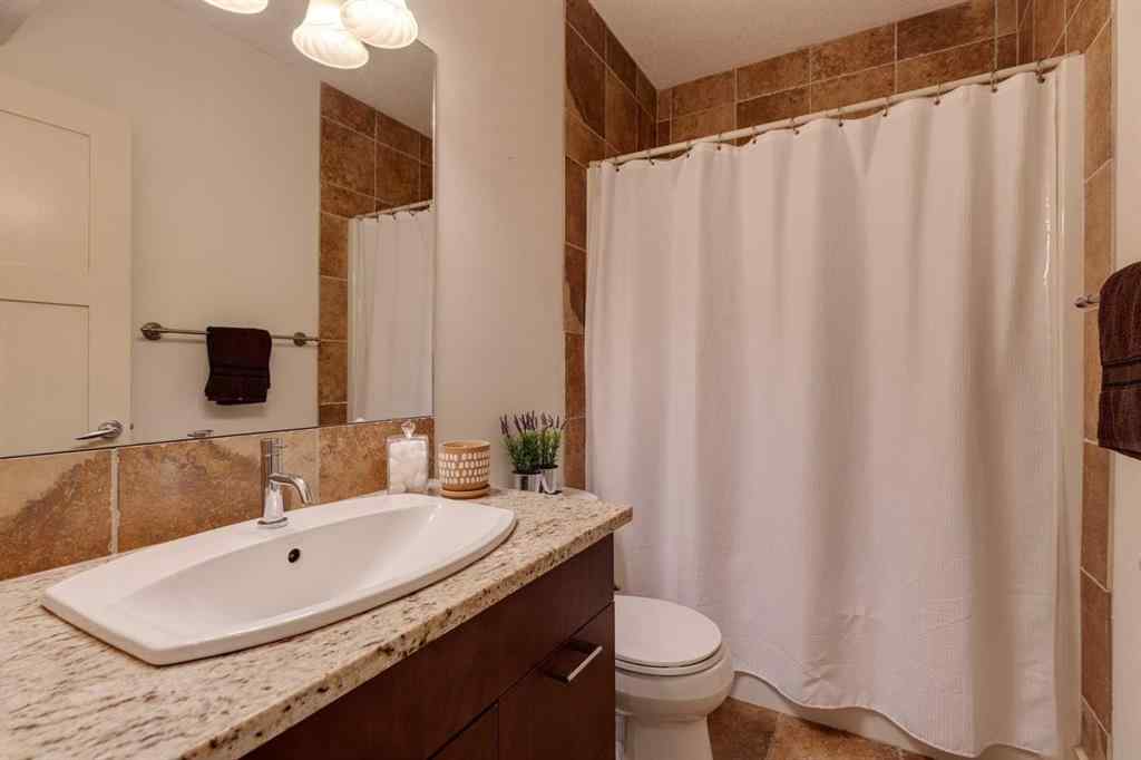 MLS® A2267290 - 2005 32 Avenue SW in South Calgary Calgary, Residential