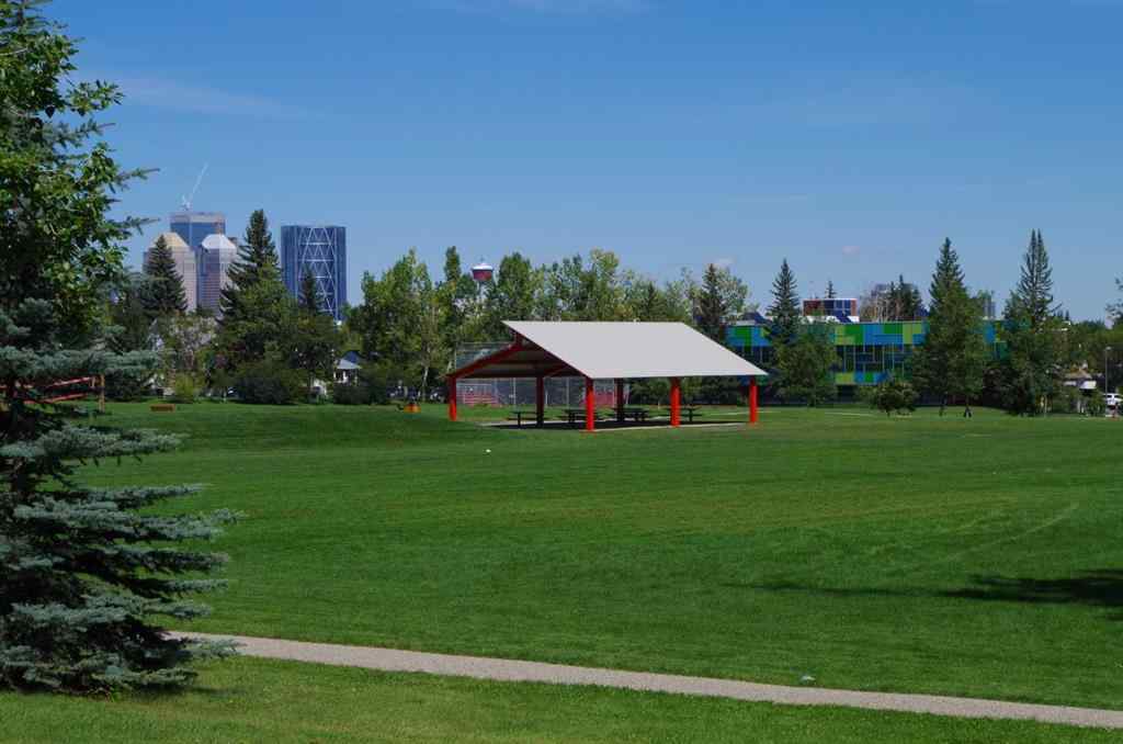 MLS® A2267290 - 2005 32 Avenue SW in South Calgary Calgary, Residential