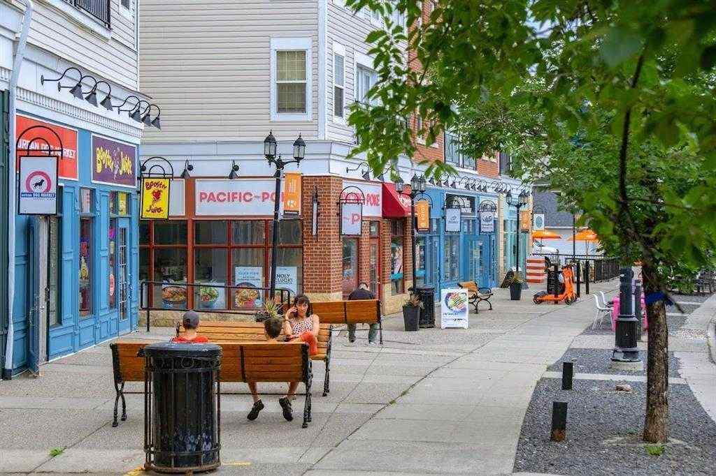 MLS® A2267290 - 2005 32 Avenue SW in South Calgary Calgary, Residential