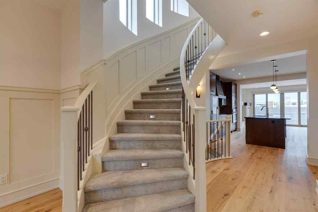 MLS® A2267290 - 2005 32 Avenue SW in South Calgary Calgary, Residential