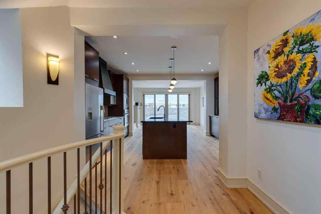 MLS® A2267290 - 2005 32 Avenue SW in South Calgary Calgary, Residential