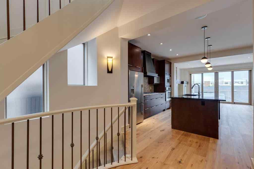 MLS® A2267290 - 2005 32 Avenue SW in South Calgary Calgary, Residential