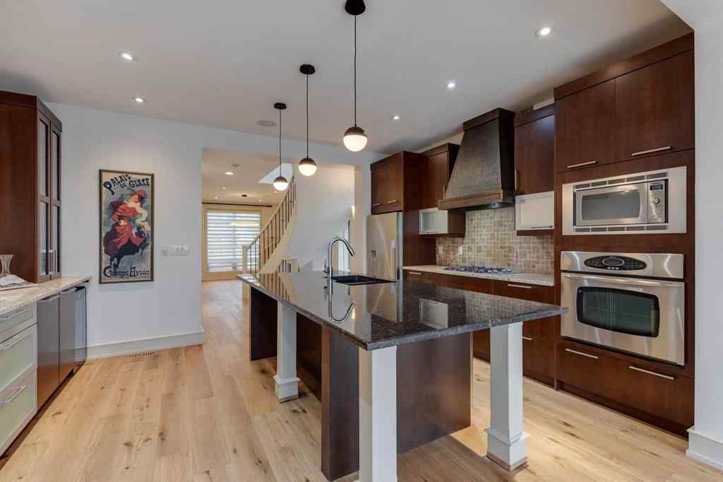 MLS® A2267290 - 2005 32 Avenue SW in South Calgary Calgary, Residential