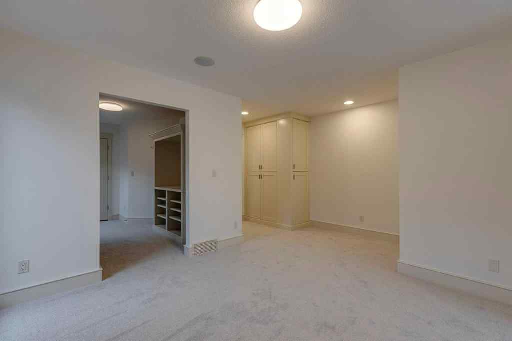 MLS® A2267290 - 2005 32 Avenue SW in South Calgary Calgary, Residential