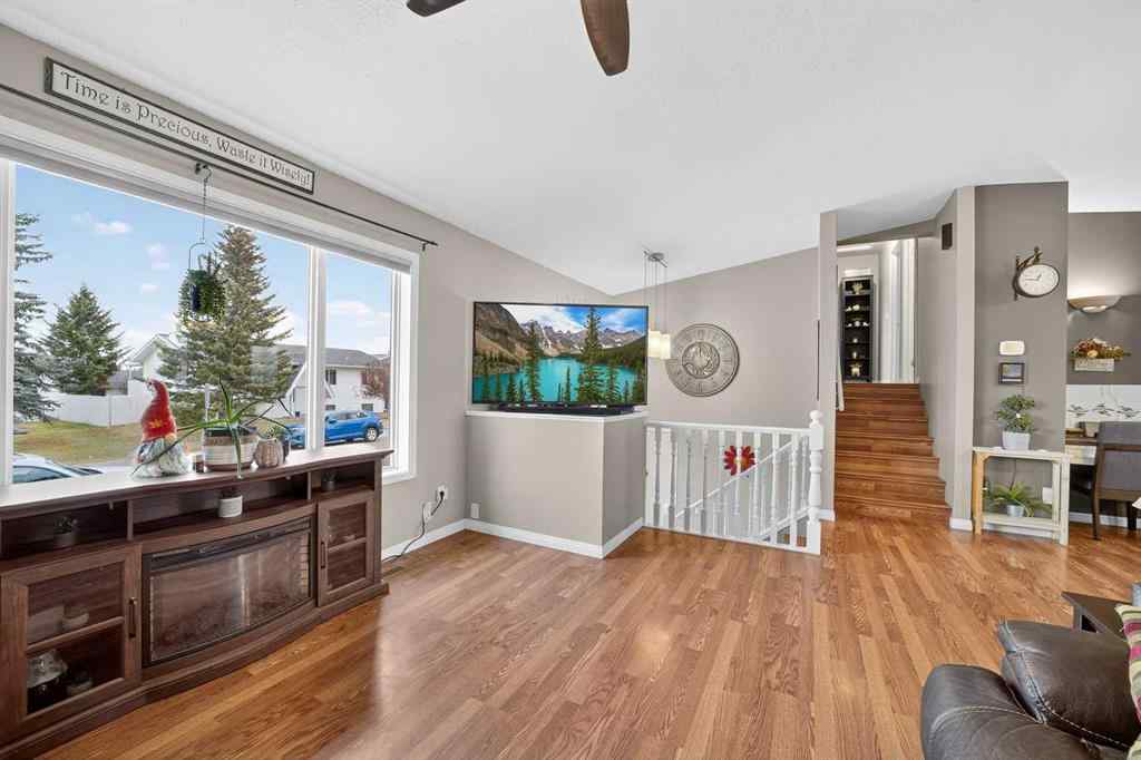 MLS® A2267294 - 225 10 Avenue NE in NONE Sundre, Residential