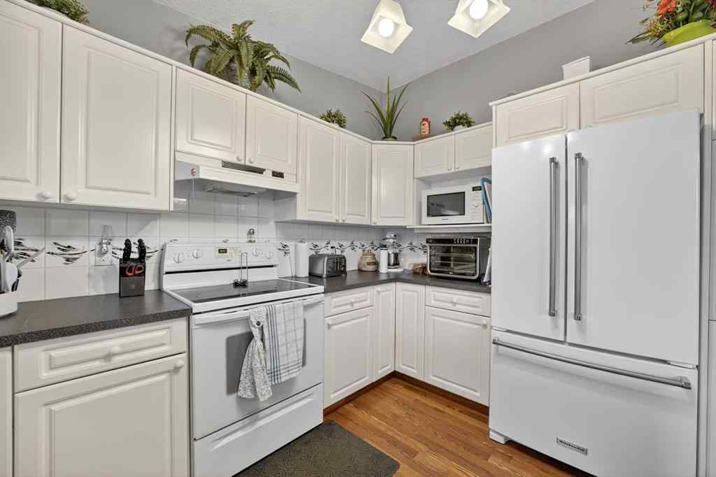 MLS® A2267294 - 225 10 Avenue NE in NONE Sundre, Residential