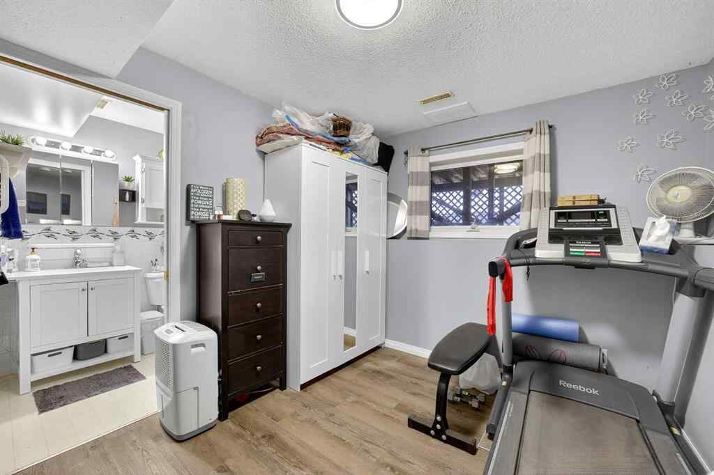 MLS® A2267294 - 225 10 Avenue NE in NONE Sundre, Residential