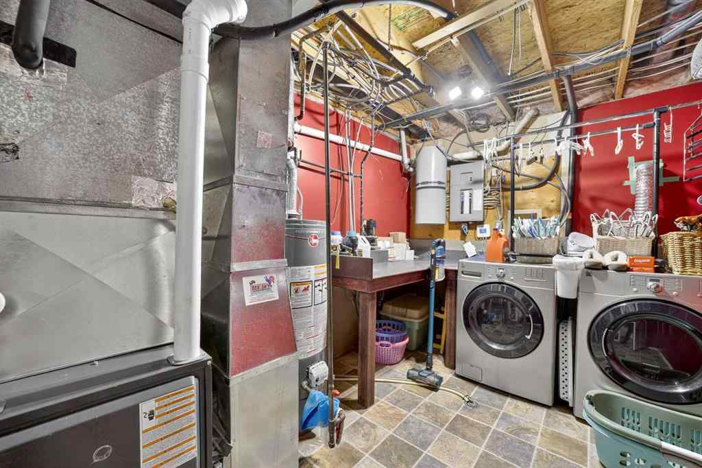 MLS® A2267294 - 225 10 Avenue NE in NONE Sundre, Residential