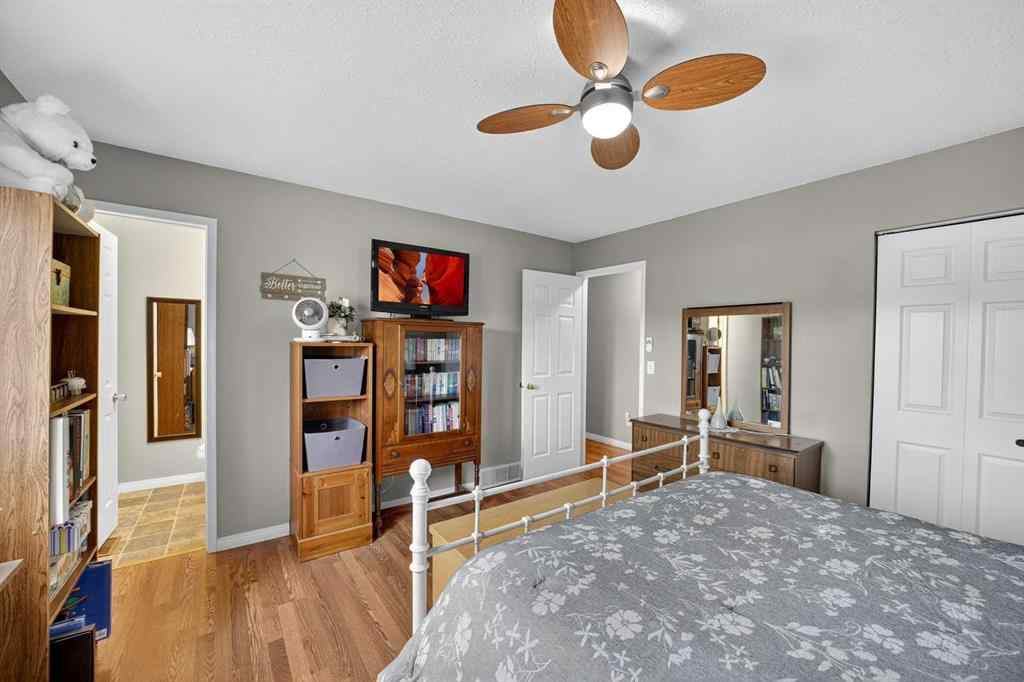 MLS® A2267294 - 225 10 Avenue NE in NONE Sundre, Residential