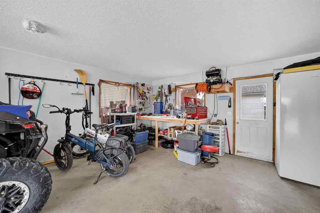 MLS® A2267294 - 225 10 Avenue NE in NONE Sundre, Residential