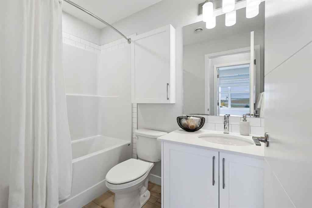 MLS® A2267298 - Unit #326 255 Les Jardins Park SE in Douglasdale/Glen Calgary, Residential