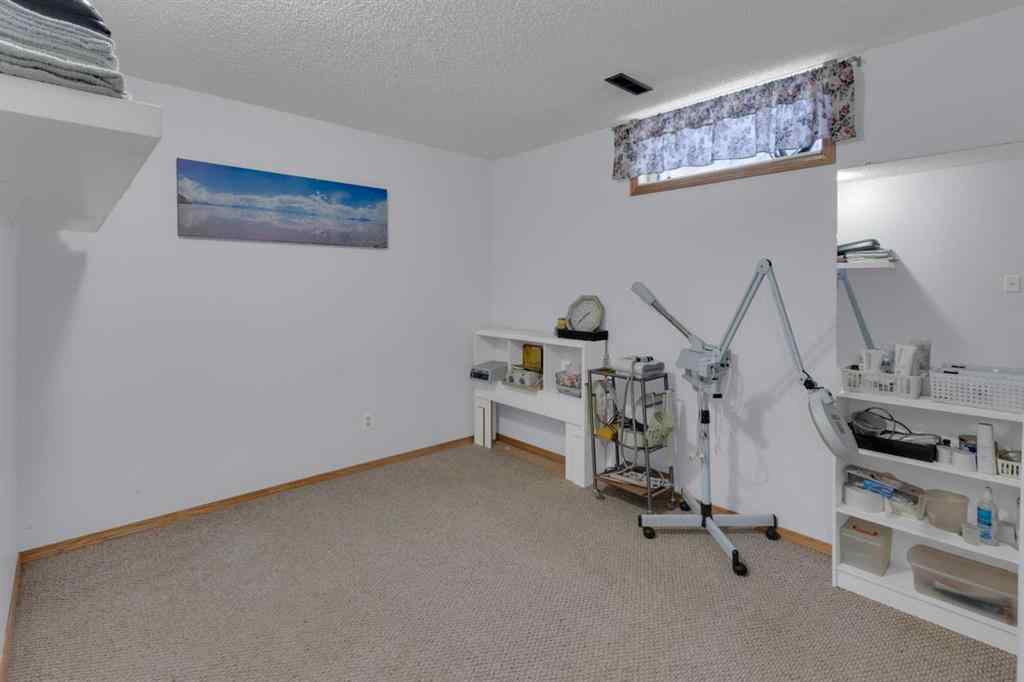 MLS® A2267300 - 5122 48 Street NW in Varsity Calgary, Residential