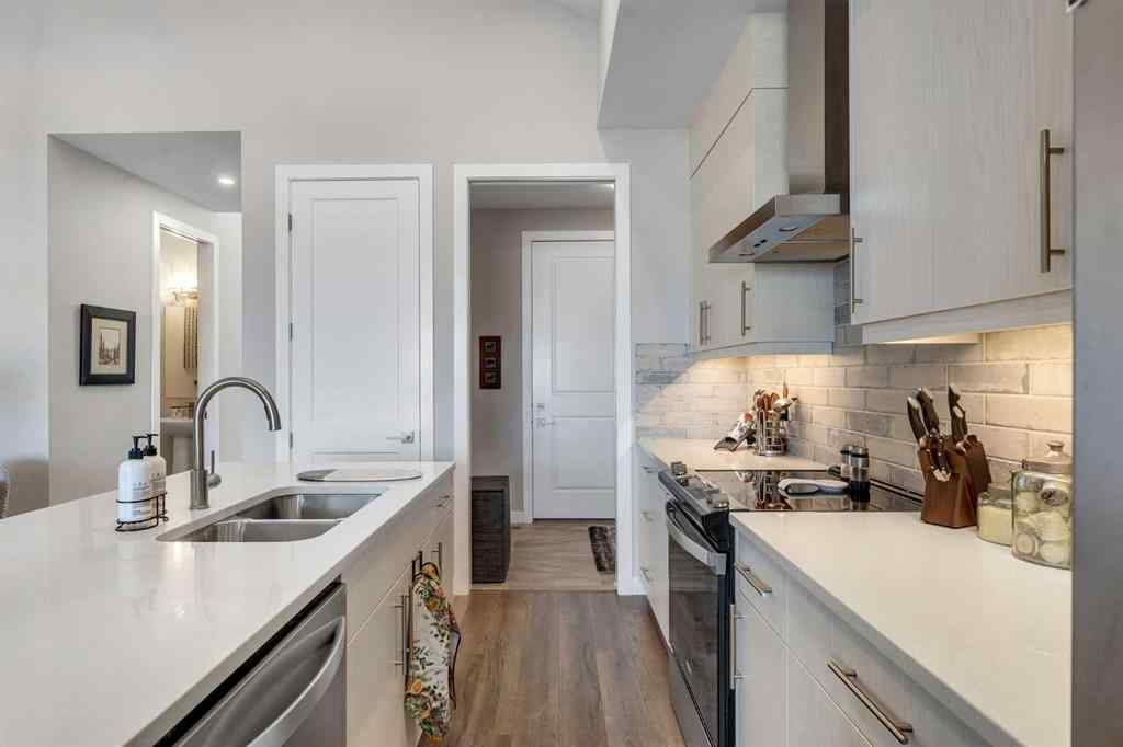 MLS® A2267304 - 406 Crestridge Common SW in Crestmont Calgary, Residential