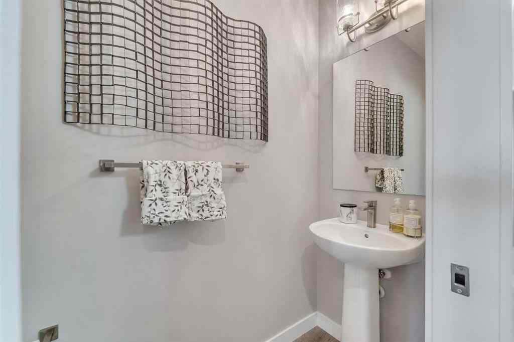 MLS® A2267304 - 406 Crestridge Common SW in Crestmont Calgary, Residential