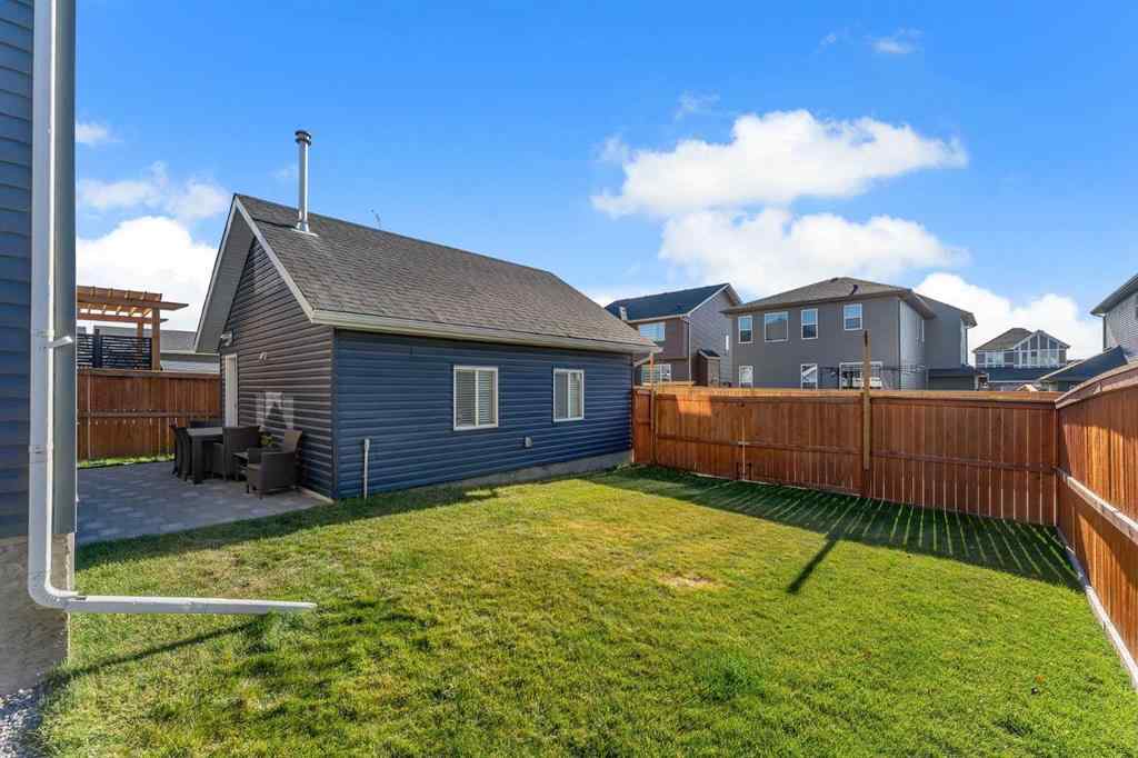 MLS® A2267306 - 1535 Ravensmoor Way SE in Ravenswood Airdrie, Residential