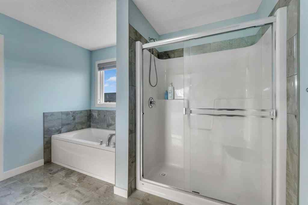 MLS® A2267306 - 1535 Ravensmoor Way SE in Ravenswood Airdrie, Residential