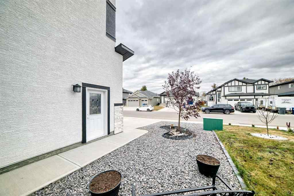 MLS® A2267311 - 1368 Lackner Boulevard  in NONE Carstairs, Residential