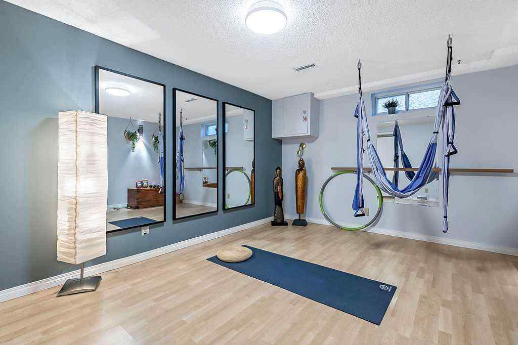 MLS® A2267325 - 5279 Dalcroft Crescent NW in Dalhousie Calgary, Residential